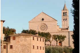 Santa Chiara aus einer ungewohnten Perspektive (Einsiedlerbild)